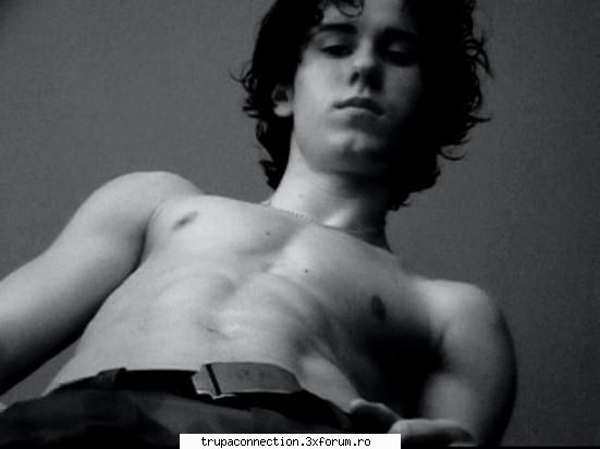 si un alt link cu trailer 2006.bobby :nod:
  b-boy bobby trailer 2006