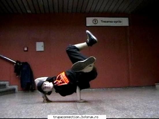 Bobby Membrul Trupei Connection ! - ia sa ma mai laud si io cu ceva scheme.:D - Trupa Connection!