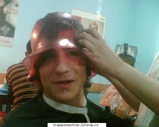 ia sa umblam la tonomat :) iete pe dizzy dizzy mebrul trupei