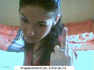 MILL Mebrul Trupei Connection! - Vrei sa tzi`o iei ?!?!? Zi ca tzi`o dau .. hai - Trupa Connection!
